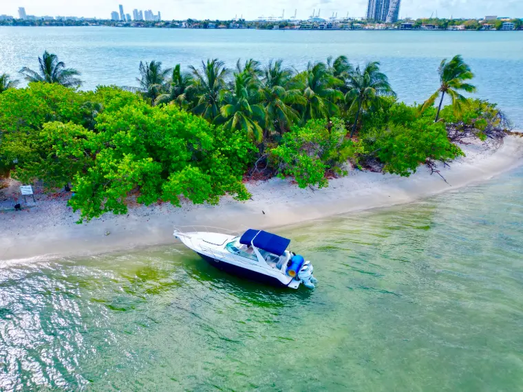 37FT Monterrey II boat for private day charter in Miami