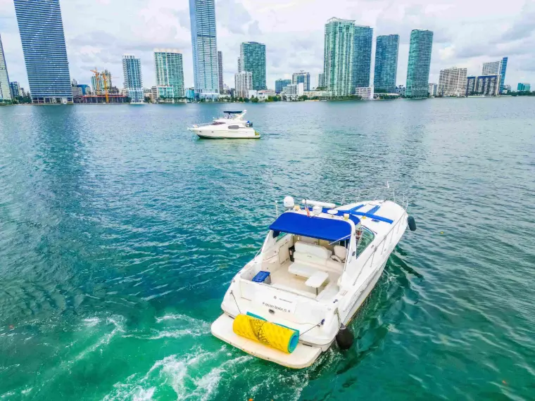 44FT Sea Ray Sundancer II yacht anchored off Miami Beach